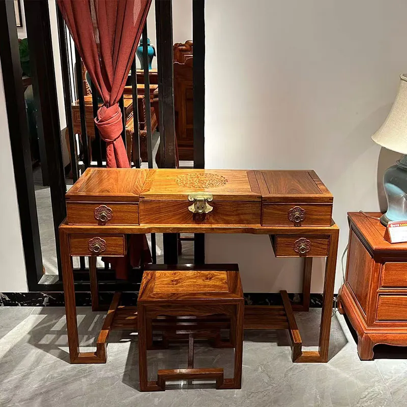 What are some points to pay attention to when buying mahogany furniture?